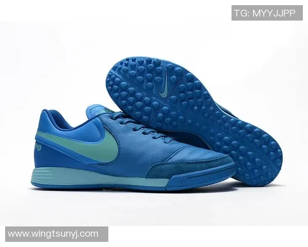 传奇6足球鞋的魅力与性能解析让你在球场上尽显风采